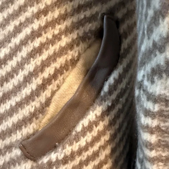 Sweater - Picture 4 of 7